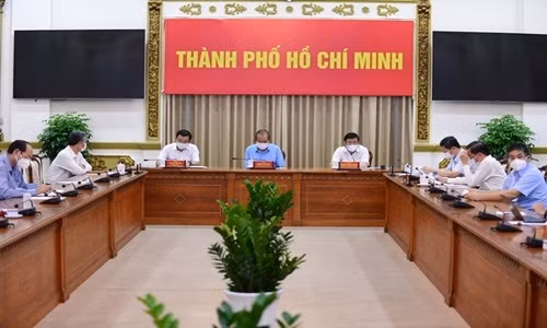 TP.HCM xem xet xu ly 3 nguoi khai bao khong trung thuc tai BV quan Tan Phu