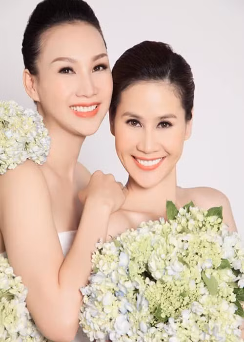 Nữ diễn viên có con trai với người chồng cũ đầu tiên. Đến năm 2019, Thân Thúy Hà sinh con gái thứ hai nhưng giấu danh tính bố của con gái.