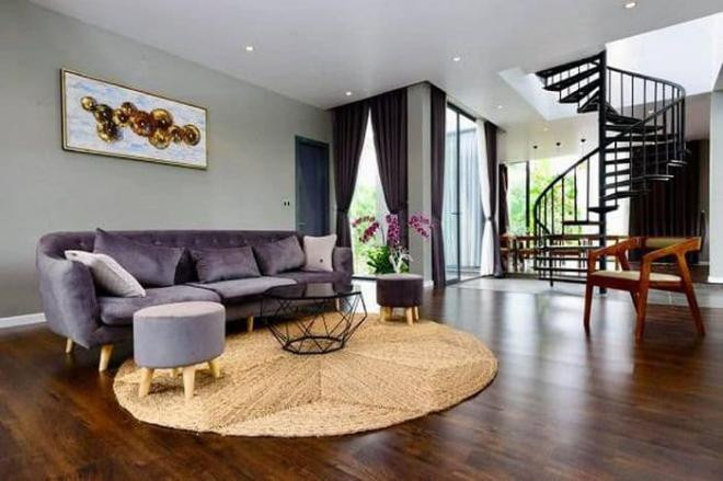 Đây là nơi nghỉ dưỡng, thư giãn của gia đình. Ngôi nhà do anh lên ý tưởng thiết kế, xây dựng trong bốn tháng.