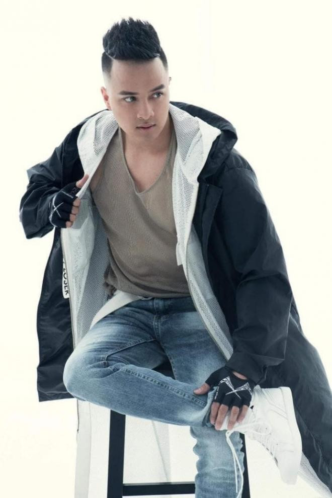 “Với tôi ở thời điểm hiện tại là đủ ấm no lo cho cả gia đình về lâu dài, được làm những điều mình thích như ca hát và du lịch khám phá thế giới. Thực ra nói hài lòng cũng đúng nhưng nếu có cơ hội tiếp tục để đam mê với những công việc mình thích, tôi cũng không bao giờ từ chối", – Cao Thái Sơn khẳng định.