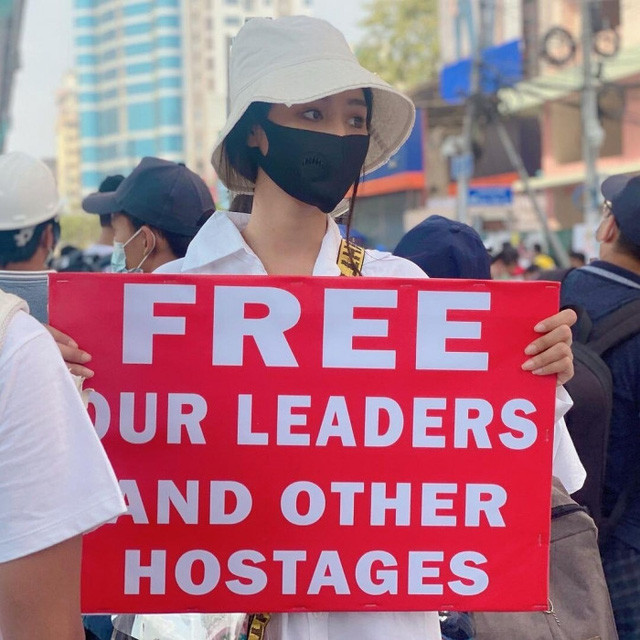 Dai dien Myanmar hanh dong bat ngo tai Miss Universe khien fan lo ngai-Hinh-3