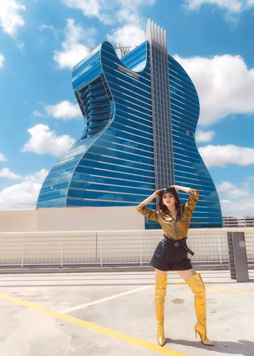 Người hâm mộ mong Khánh Vân giữ phong độ để có thể tiến xa ở cuộc thi.