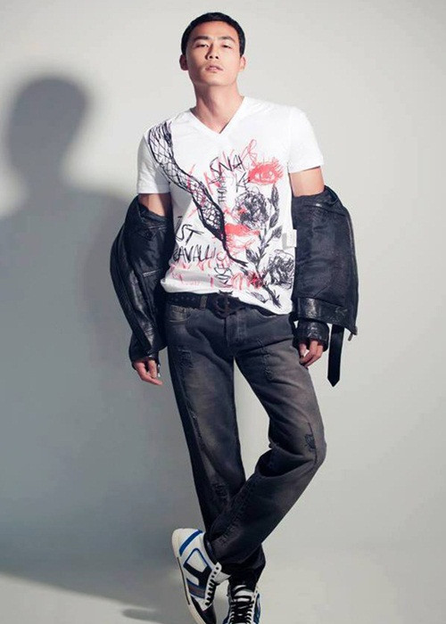 Ngoài "Hương vị tình thân" và "Tuổi thanh xuân 2", Sơn Tùng từng đóng phim "Điều bí mật". Ảnh: Vietnamnet