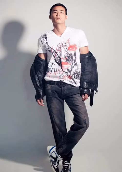 Ngoài "Hương vị tình thân" và "Tuổi thanh xuân 2", Sơn Tùng từng đóng phim "Điều bí mật". Ảnh: Vietnamnet