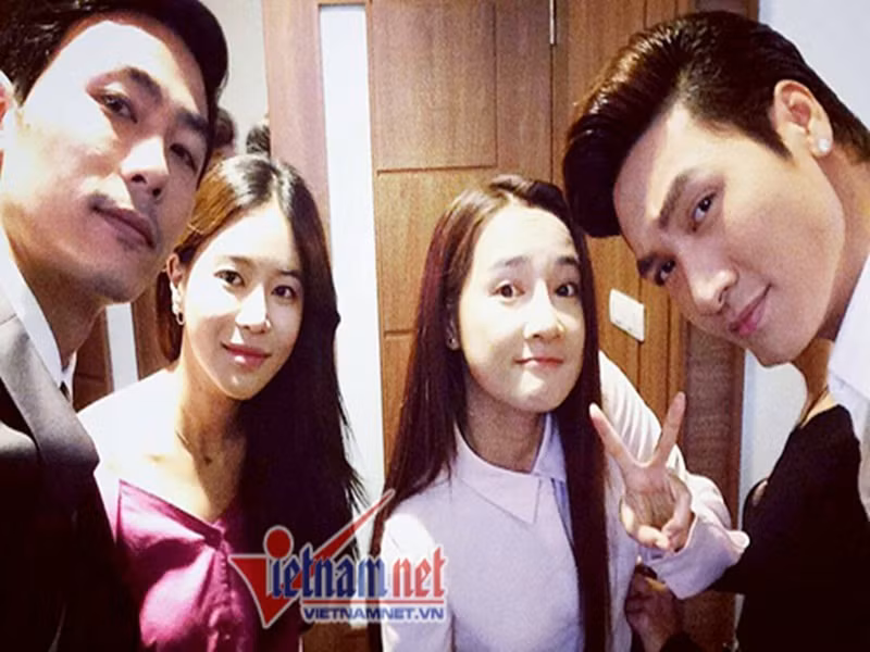 Trước "Hương vị tình thân", Sơn Tùng từng đóng chung với Mạnh Trường trong "Tuổi thanh xuân 2". Ngoài đời, hai nam diễn viên có mối quan hệ thân thiết. Ảnh: Vietnamnet