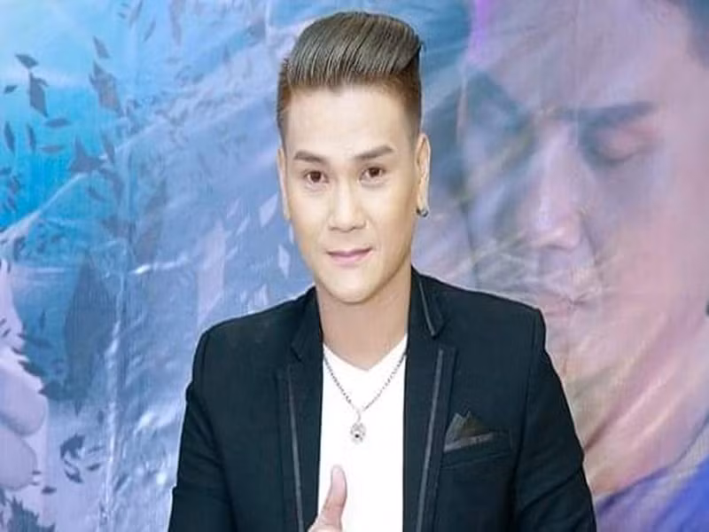 Khi ra trại cai nghiện, Trịnh Tuấn Vỹ mất thời gian dài tái hòa nhập cộng đồng và tiếp tục con đường ca hát. Anh từng mặc cảm không dám gặp đồng nghiệp. Ảnh: Zing