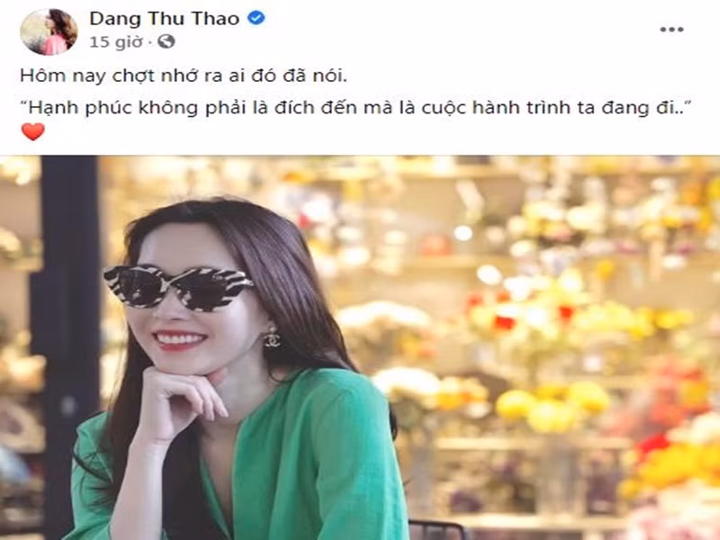 Thu Thảo còn có động thái khoe hình ảnh cười rạng rỡ và bàn về hạnh phúc.