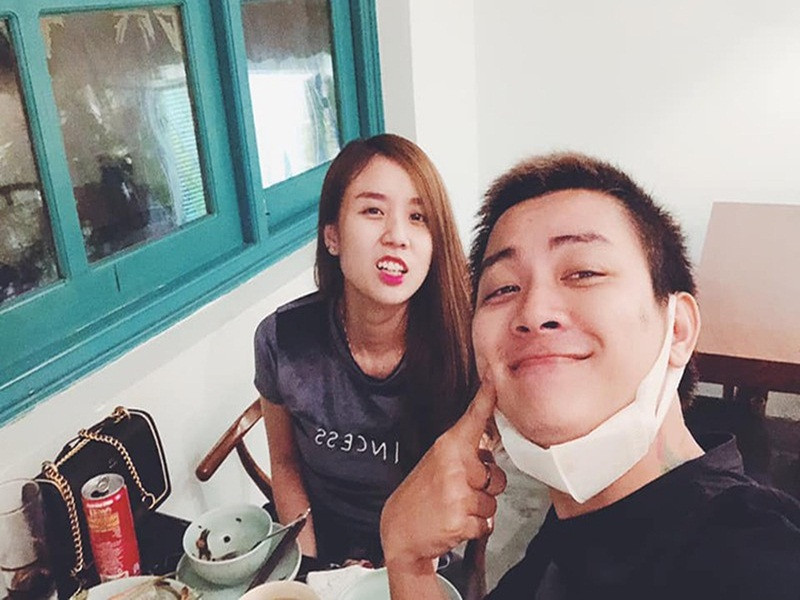 Càng bị fan phản đối, Hoài Lâm càng thể hiện tình cảm với Bảo Ngọc qua những lời ngôn tình trên mạng xã hội.