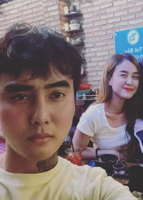 "Người con gái bên cạnh tôi vô tội. Người ta cũng cần được yêu thương và tôi không muốn làm tổn thương cô gái này", Đạt G chia sẻ.