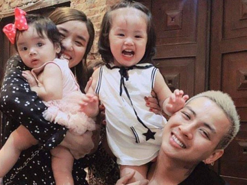 Năm 2019, Hoài Lâm xác nhận chuyện kết hôn và có con với Bảo Ngọc. "Đã đến lúc người con gái bên cạnh tôi cần một danh phận. Cô ấy đồng hành, chia sẻ cùng tôi những ngọt ngào, cay đắng trong thời gian chúng tôi hẹn hò cũng như cả lúc có con", anh nói. Tuy nhiên, năm 2020, Hoài Lâm và Bảo Ngọc ly hôn, chấm dứt cuộc tình 9 năm.