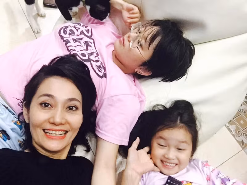 Thúy Anh hiện tại ở tuổi 20, trông cá tính.