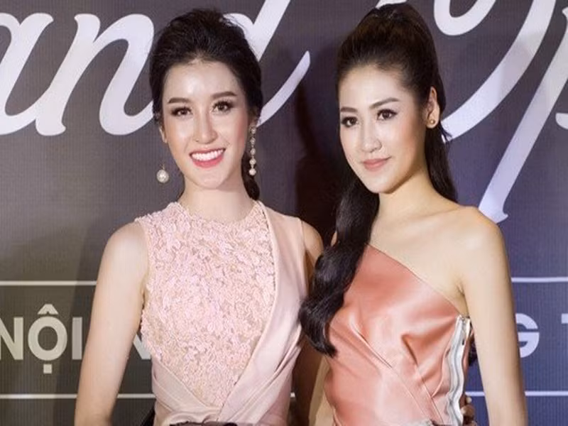 Huyền My và Tú Anh chơi chung một nhóm bạn với Bảo Hưng - em trai BTV Ngọc Trinh. Tuy nhiên, sau khi chia tay Tú Anh, Bảo Hưng vướng nghi vấn hẹn hò Huyền My. Sau này, Bảo Hưng bị nghi yêu Mỹ Linh, Tú Anh và Huyền My thân thiết trở lại. Ảnh: Người đưa tin