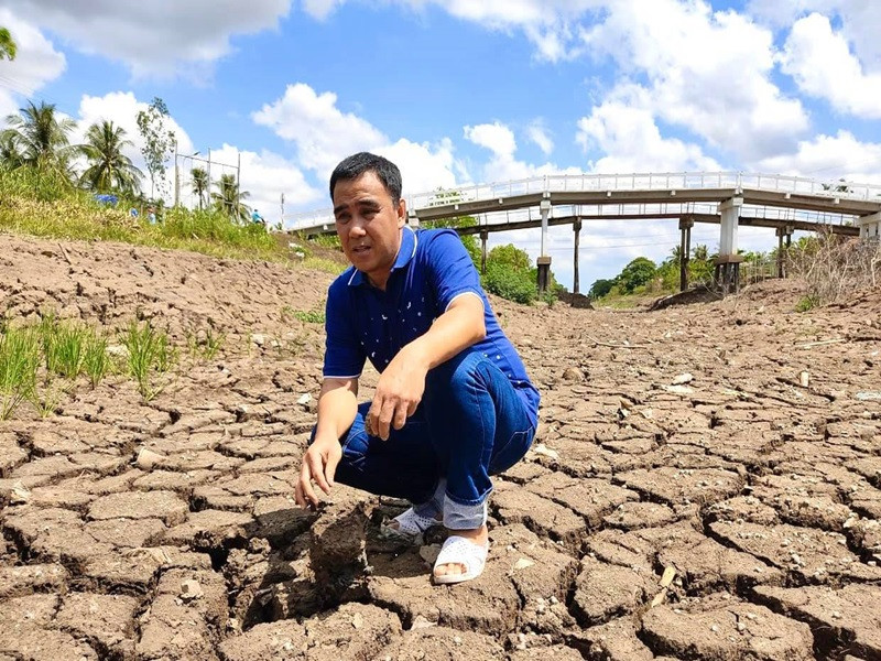 Quyền Linh là MC đắt show quảng cáo bởi vậy, anh dễ bị kẻ xấu lợi dụng hình ảnh, ghép tiếng để quảng cáo thuốc nhằm trục lợi. Năm 2020, Quyền Linh từng lên tiếng cảnh báo sự việc này.