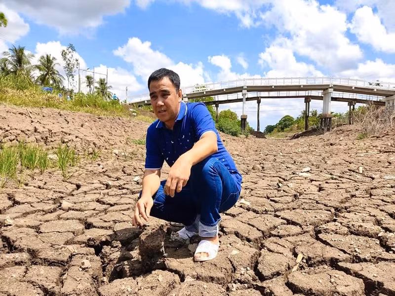 Quyền Linh là MC đắt show quảng cáo bởi vậy, anh dễ bị kẻ xấu lợi dụng hình ảnh, ghép tiếng để quảng cáo thuốc nhằm trục lợi. Năm 2020, Quyền Linh từng lên tiếng cảnh báo sự việc này.