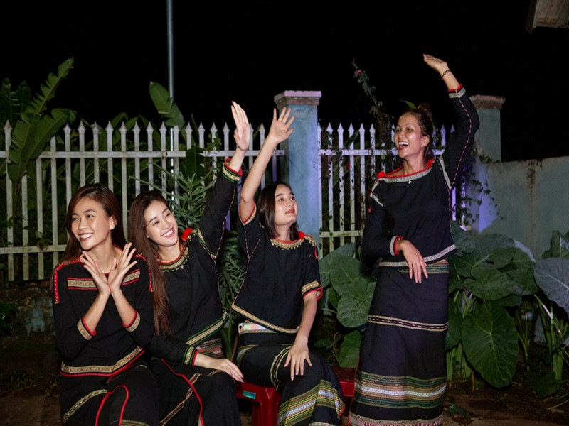 Còn Khánh Vân chia sẻ, H'hen Niê luôn nhiệt huyết quan tâm đến cô. Ảnh: VOV