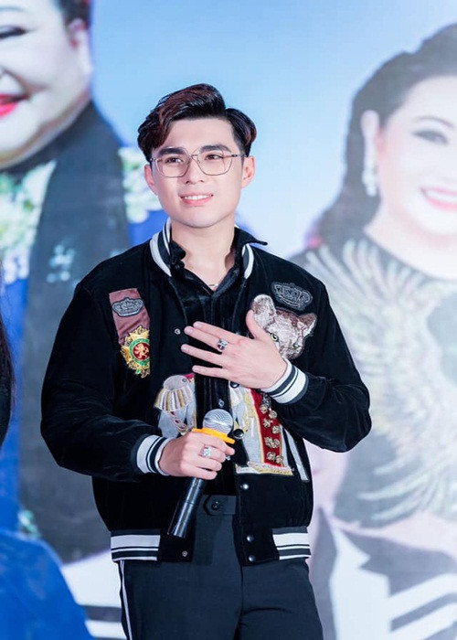 Nam ca sĩ hiện tại là cái tên khá mờ nhạt trong làng giải trí.