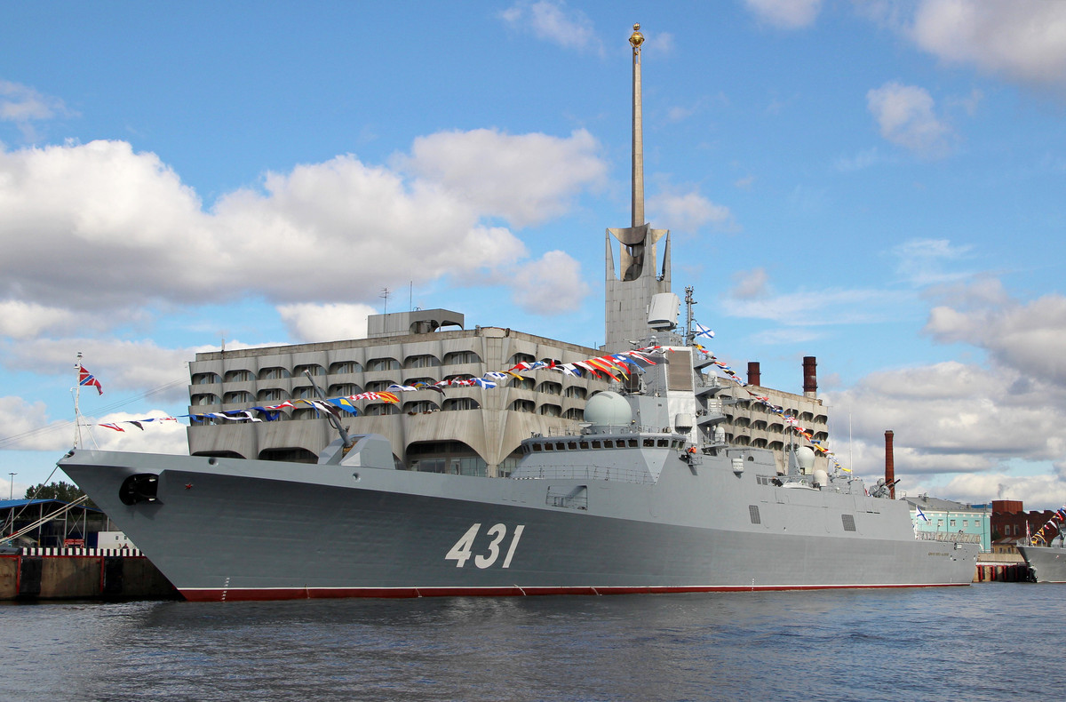 Theo đó tại Triển lãm IDMS-2019, Rosoboronexport đã chính thức chào bán lớp tàu khinh hạm Đề án 22356 cho các khách hàng và đối tác tiềm năng. Bản thân Đề án 22356 còn được biết đến nhiều như biến thể xuất khẩu của Đề án 22350 hay còn được gọi là Đô đốc Gorshokov. Nguồn ảnh: forums.airbase.ru.