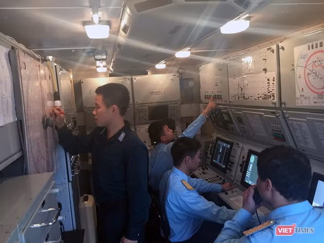 Hiện nay Trung đoàn 284 có nhiệm vụ bảo vệ Nhà máy nhiệt điện Phả Lại, trục đường 18, khu công nghiệp Bắc Ninh, Bắc Giang; đánh địch từ xa bảo vệ Thủ đô Hà Nội.