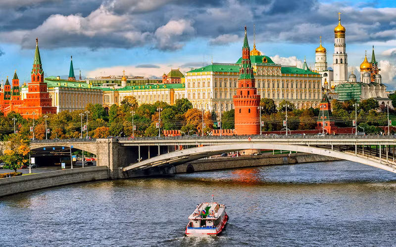 2. Điện Kremlin – nơi ở chính thức và chủ yếu của các nhà lãnh đạo Nga.