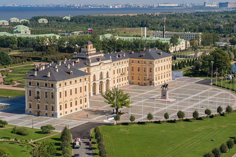7. Cung điện Konstantin ở Saint Petersburg.