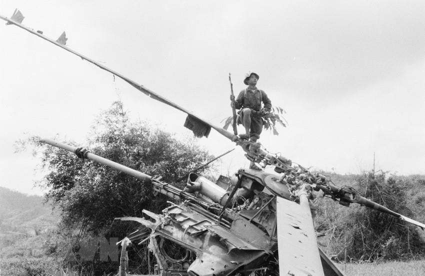 Xác máy bay Mỹ bị quân giải phóng bắn rơi trong chiến dịch Đường 9-Khe Sanh. (Nguồn: Tư liệu/TTXVN)