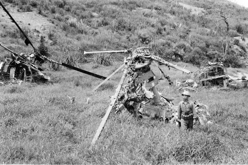 Xác máy bay Mỹ bị quân giải phóng bắn rơi trong chiến dịch Đường 9-Khe Sanh. (Nguồn: Tư liệu/TTXVN)