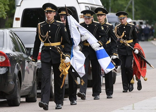 Xuc dong noi an nghi cua 14 thuy tau ngam hat nhan Nga