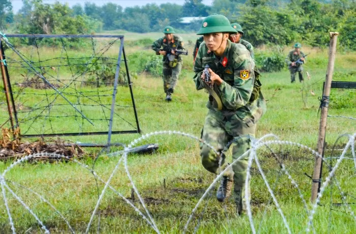 Lực lượng dự bị động viên Trung đoàn 96, Sư đoàn 309 thực hành tiến công địch trong diễn tập bắn đạn thật năm 2018.