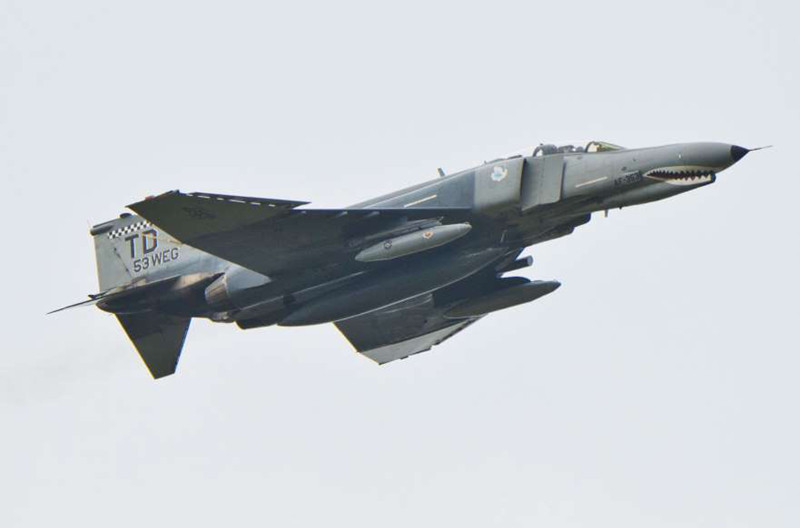 F-4 Phantom II: Mặc dù đã bị loại biên vào năm 1996 song chiến đấu cơ của Mỹ này vẫn phục vụ trong quân đội một số quốc gia như Nhật Bản, Hàn Quốc và Hy Lạp. Loại máy bay này có tốc độ đạt tới 2,23 Mach.