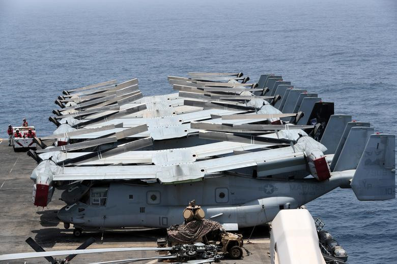 Máy bay MV-22 Osprey trên boong tàu USS Boxer. Hạm trưởng Jason Burns, người chỉ huy tàu USS Boxer, cho biết tàu rời San Diego, Mỹ, vào tháng 5 để thực hiện nhiệm vụ ở Trung Đông đã được lên kế hoạch trước.