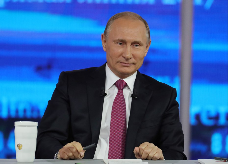 Hình ảnh Tổng thống Nga với chiếc cốc giữ nhiệt màu trắng tại hội nghị G20 càng làm giá trị của món đồ này trở nên đắt đỏ hơn, nhất là tại Trung Quốc. Ảnh: Sputnik.