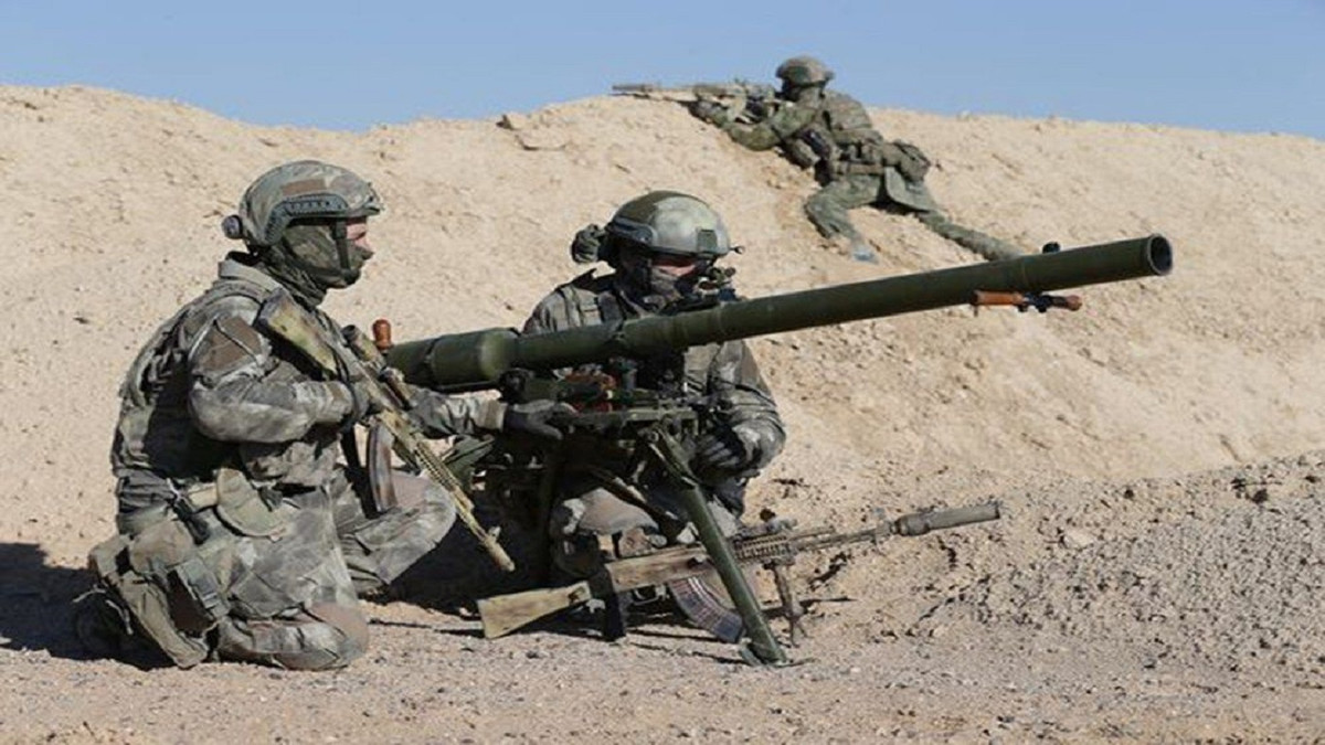 Do súng sử dụng loại đạn HEAT có khả năng xuyên giáp, nên chúng cực kỳ nguy hiểm đối với xe tăng. Tuy vậy mục tiêu của SPG-9 không chỉ giới hạn ở các phương tiện bọc thép mà còn có cả bộ binh, công sự... Nguồn ảnh: KP.