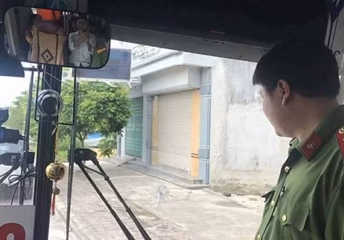 Diem nong 24h: Pho Chu tich HDND xa bi ban chet vi…ghen-Hinh-6