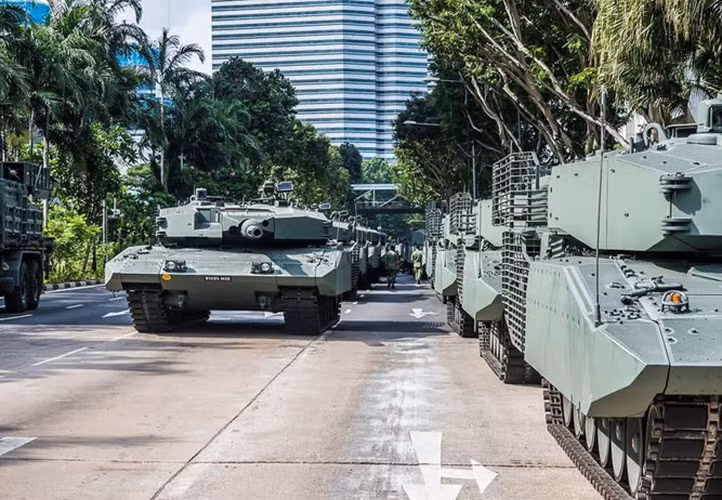 Tháp pháo, cấu trúc ghế ngồi và hệ thống vũ khí như pháo và súng máy ở Leopard 2NG đều sử dụng điều khiển điện tử.