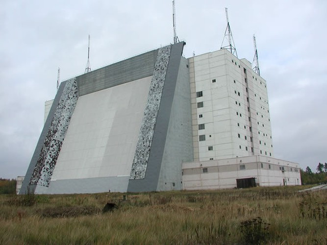 Theo truyền thông Belarus, Nga hiện đang rất tích cực sử dụng trạm radar cảnh báo sớm Volga đặt tại khu vực Brest, nó có tầm trinh sát 4.800 km, vượt trội radar Container mới triển khai và trường nhìn lớn hơn nhiều.