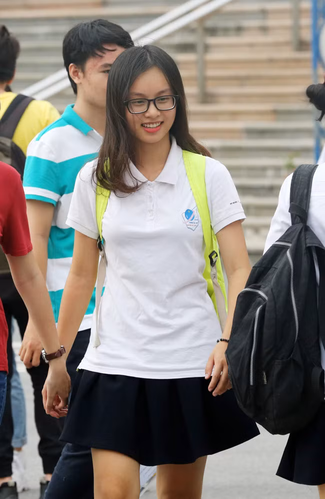 Kỳ thi THPT năm nay diễn ra trong điều kiện thời tiết dễ chịu vì vậy các thí sinh đều có tâm trạng thoải mái, vui vẻ.