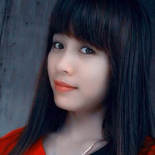 Sau khi hình ảnh được đăng tải, mình nhận được khá nhiều tin nhắn phản hồi, có nhiều bạn cũng là người dân tộc đồng cảm xúc với mình. Mình cảm thấy rất vui vì điều đó' - Trang chia sẻ.