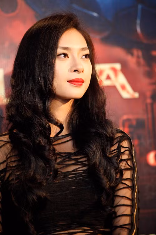 Sang chanh biet thu khung cua Ngo Thanh Van