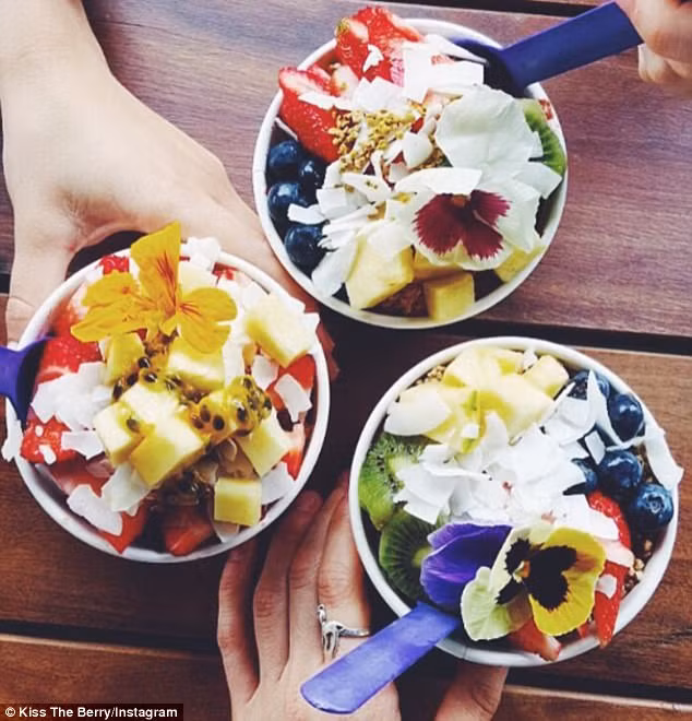 Cô gái xinh đẹp đã đưa ra ý tưởng độc đáo cho việc kinh doanh kem khi cô cùng anh trai du lịch vòng quanh nước Mỹ. Những ngày cuối cùng ở Texas, cô đã thử một ly kem tại tại đây và cô phải ồ lên rằng, đây chính là thứ mà cô đang tìm kiếm bấy lâu nay.