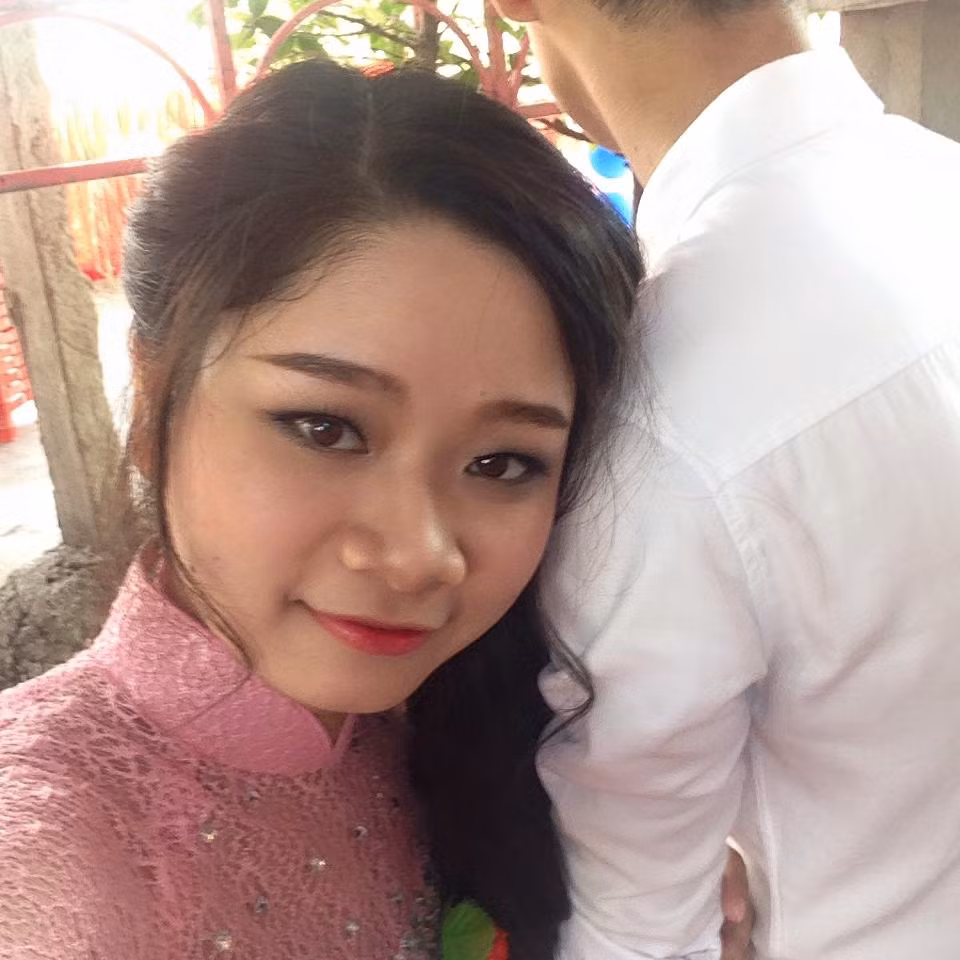 Người đẹp Nha Trang chia sẻ: "Công việc của tôi thuận lợi hơn rất nhiều. Tôi tự tin hơn khi giao tiếp với đối tác, khách hàng. Người yêu thì thương tôi hơn và tôi cũng có khá nhiều người theo đuổi, chứ như lúc trước thì người yêu của tôi khá vô tâm. Cuộc sống của tôi vui vẻ, hạnh phúc hơn".