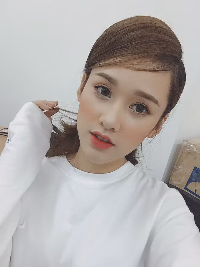 Đây là nữ sinh Việt được nhiều cư dân mạng Trung Quốc nhận xét là giống hệt Trần Kiều Ân.