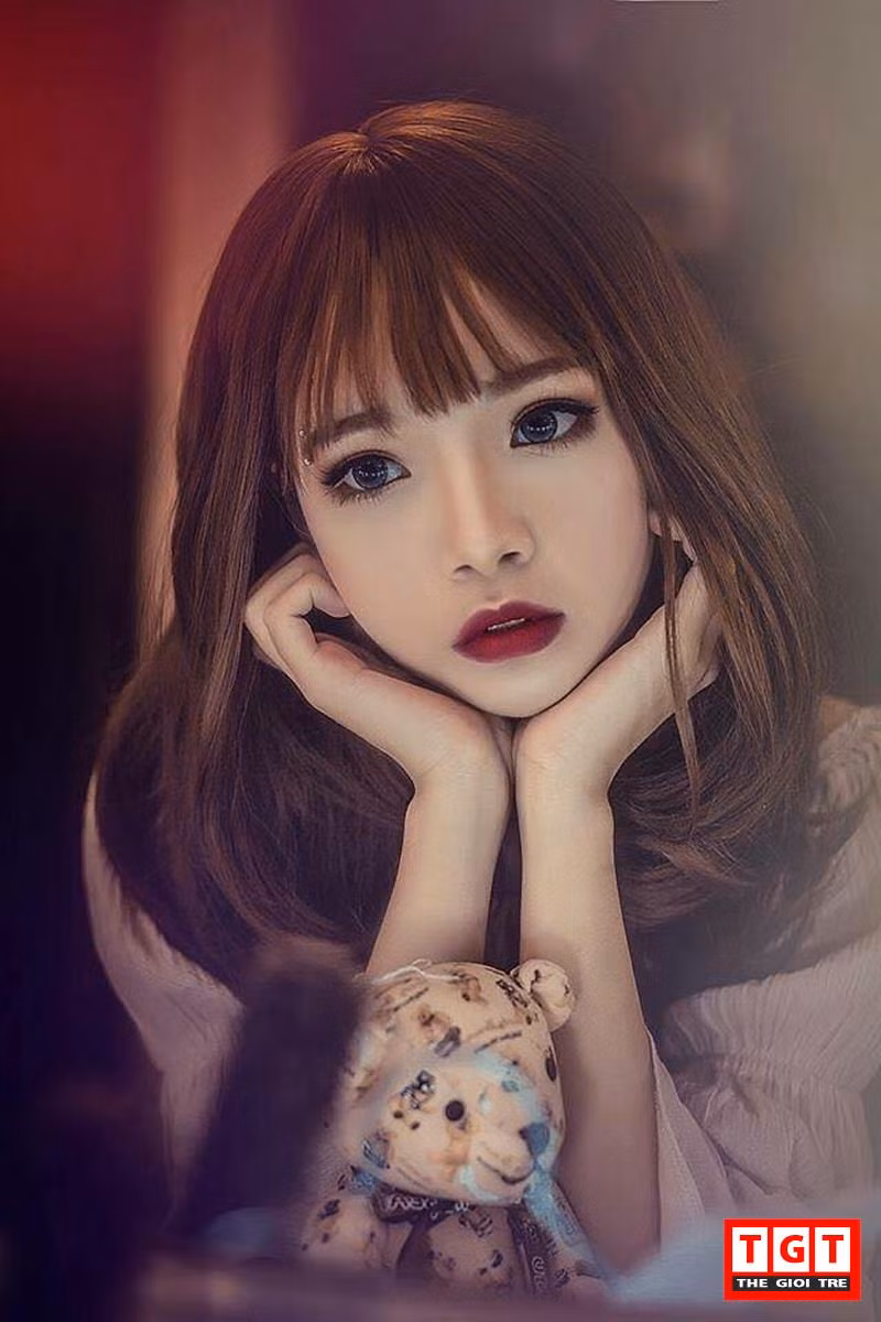 Ly Hà, biệt danh là Nii. Cô bạn sinh năm 2000. Hiện tại, 10x đang sống và học tập tại Bắc Giang.