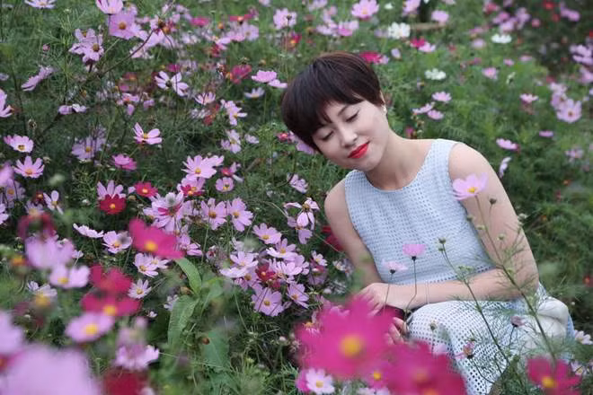 Nhan sắc của hai chị em được ví như Thúy Kiều - Thúy Vân, mười phân vẹn mười.