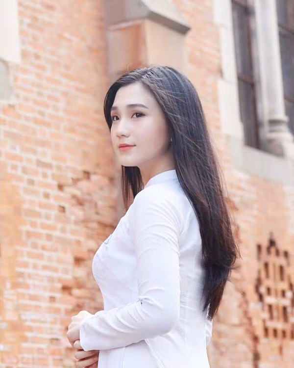 Được biết, năm nay mới 17 tuổi nhưng Thu Tâm đã cao 1m74 - chiều cao đáng mơ ước không chỉ của những cô gái mà thậm chí còn của nhiều chàng trai Việt Nam. Ngoài ra, thân hình cân đối và khuôn mặt đẹp trong veo của Thu Tâm còn giúp cô có được nhiều nhận xét tích cực từ cư dân mạng. Không ít bạn trẻ thẳng thắn cho rằng, chỉ cần ngắm nhìn Thu Tâm là đã thấy được những tố chất, tiềm năng của cô trong lĩnh vực nghệ thuật, trong nghề người mẫu.