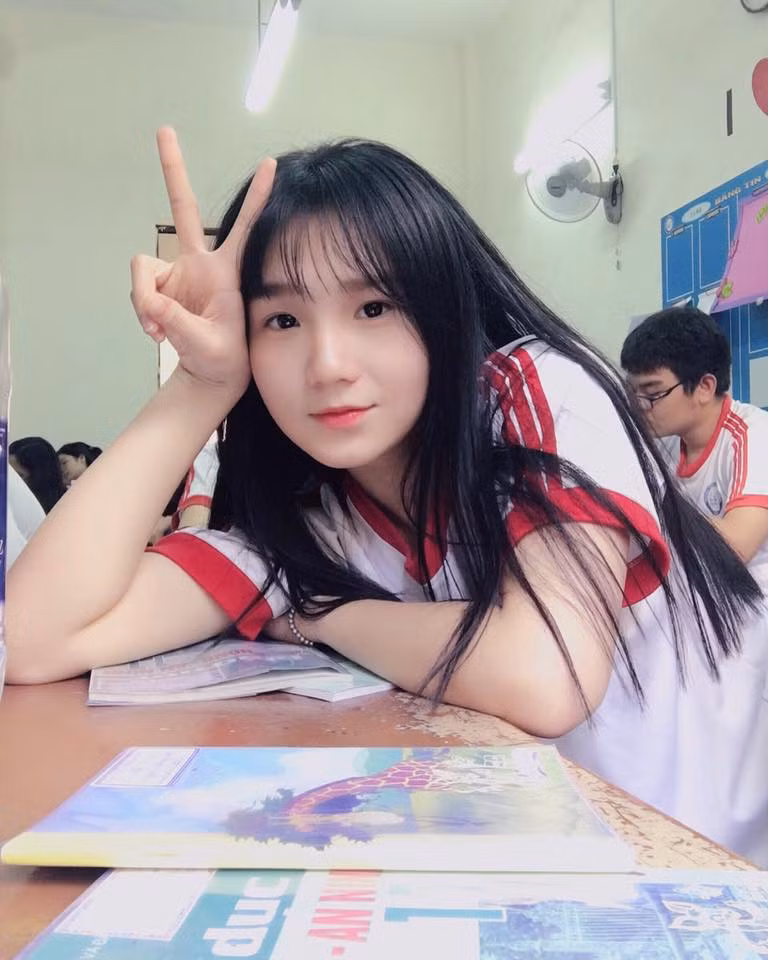 Tuy nhiên, không phải vì quá đam mê việc theo đuổi con đường nghệ thuật mà Thu Tâm sao nhãng học văn hóa. Trái lại, cô nữ sinh Sài thành còn có rất nhiều thành tích, giải thưởng ấn tượng trong suốt những năm ngồi trên ghế nhà trường.