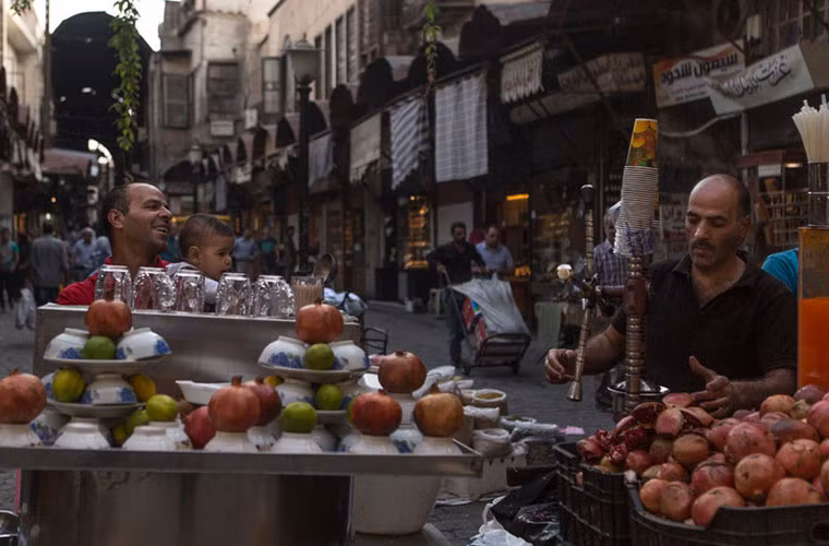 Khung cảnh ở khu chợ trời.