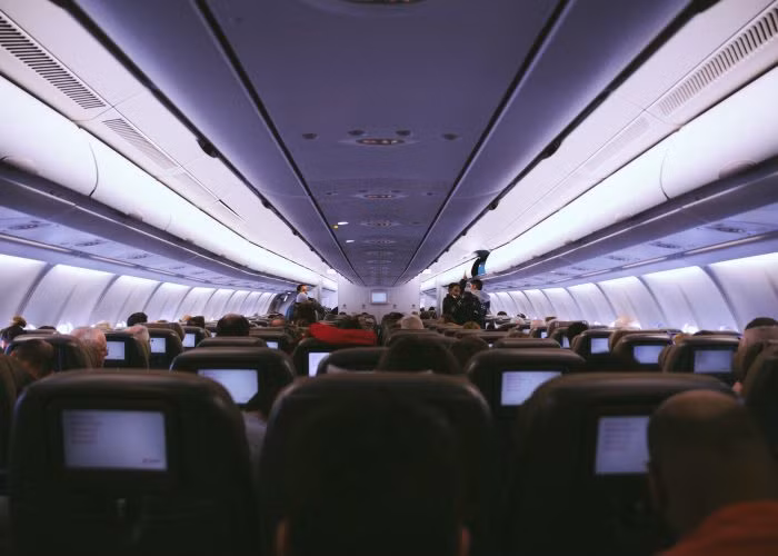 Ngược lại, đặt vé quá muộn có thể khiến bạn không chủ động được lịch trình công việc cần làm của mình.