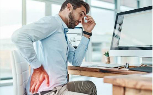 Trường hợp bệnh của anh Li (Trung Quốc) là ví dụ về việc dinh dưỡng không cân đối làm tăng nguy cơ mắc bệnh. Được biết, năm nay Li 32 tuổi, làm việc tại một công ty chuyên về internet. Mỗi ngày, Li đều nỗ lực làm việc nên sớm được đề bạt lên chức quản lý bộ phận. Ở vị trí mới, Li thường xuyên tiếp khách công ty. Những lúc này, anh sẽ chọn hải sản vì đây là thực phẩm giàu dinh dưỡng, lại thơm ngon rất hợp với các bữa tiệc. (Ảnh: Sohu)