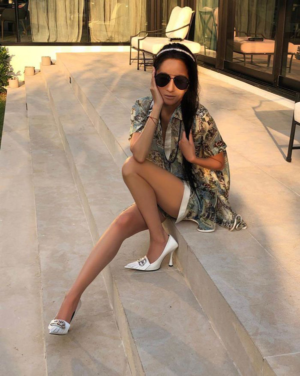 Thói quen đeo kính râm được Vera Wang chú trọng từ khi còn trẻ. Hiện bà sở hữu bộ sưu tập hơn 1000 cặp kính thời thượng.