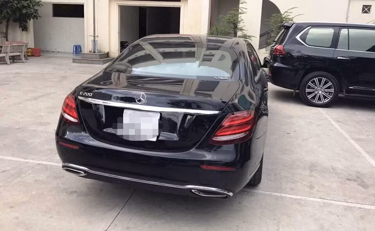 Cũng có khi "ông trùm" đến các xưởng sản xuất ma túy tại nhiều nơi ở TP HCM, Khánh Hòa, Đồng Nai... để kiểm tra tiến độ vận hành máy móc trước khi đưa vào sản xuất chính thức.